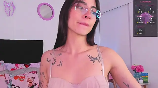 Snapshot of Aryane_art_ chatting on November 12, 2025, 9:14 pm Aryane art online show from November 12, 2025, 9:14 pm