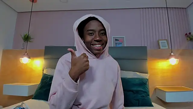  emma willliams  online show from October 23, 2025, 1:32 pm