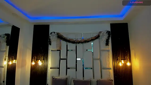  emma willliams  online show from December 16, 2025, 1:38 pm