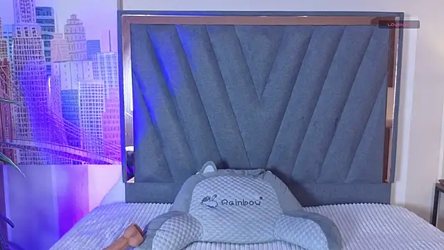 VelvetFox  online show from March 4, 2026, 9:54 pm