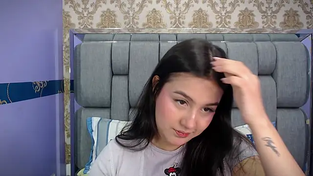 ValentinaMillers  online show from October 1, 2025, 9:48 am