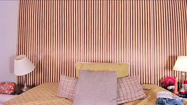 keeyla stone online show from October 8, 2025, 9:56 pm