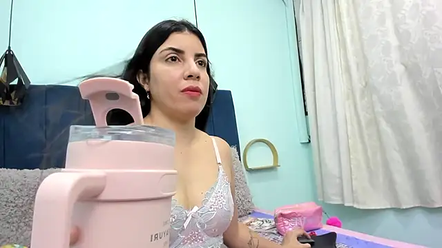 Snapshot of sweet_klem_19 chatting on November 27, 2025, 10:34 pm sweet klem 19 online show from November 27, 2025, 10:34 pm