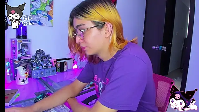 Snapshot of KeitaMoon chatting on October 29, 2025, 6:53 pm KeitaMoon online show from October 29, 2025, 6:53 pm