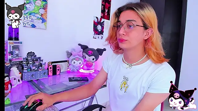 Snapshot of KeitaMoon chatting on October 30, 2025, 1:34 pm KeitaMoon online show from October 30, 2025, 1:34 pm