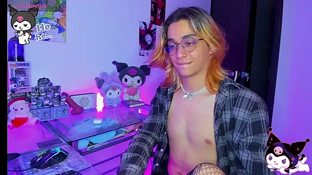 Snapshot of KeitaMoon chatting on November 9, 2025, 9:46 pm KeitaMoon online show from November 9, 2025, 9:46 pm