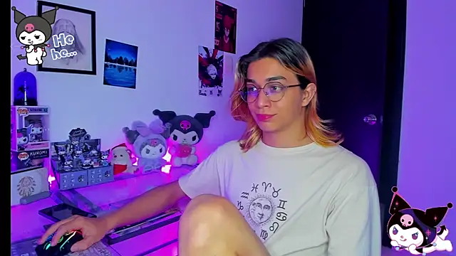 Snapshot of KeitaMoon chatting on November 24, 2025, 7:46 pm KeitaMoon online show from November 24, 2025, 7:46 pm