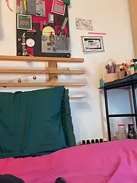 Snapshot of DahliaVonLure chatting on February 13, 2026, 12:28 am DahliaVonLure online show from February 13, 2026, 12:28 am