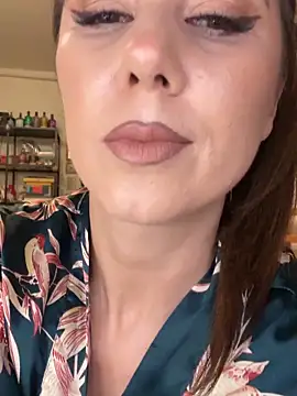 Snapshot of DahliaVonLure chatting on February 26, 2026, 5:39 am DahliaVonLure online show from February 26, 2026, 5:39 am