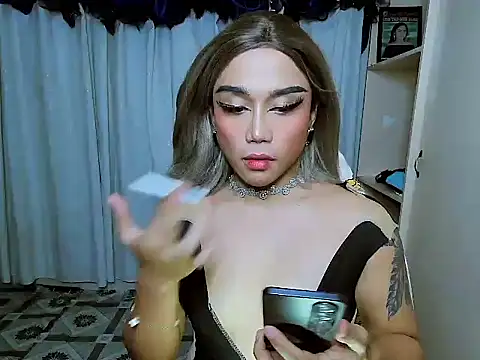 YourNikkieXxx online show from January 13, 2026, 8:36 pm