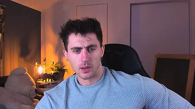 Oscar Miller  online show from October 28, 2025, 8:55 pm