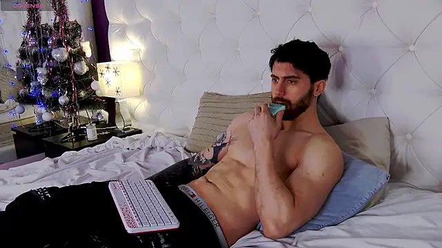 Snapshot of Oscar_Miller_ chatting on January 17, 2026, 9:18 pm Oscar Miller online show from January 17, 2026, 9:18 pm