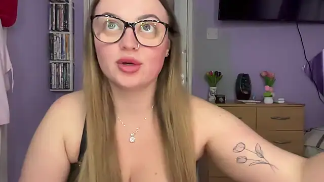 Snapshot of SexySashaxox chatting on March 27, 2026, 3:34 pm SexySashaxox online show from March 27, 2026, 3:34 pm
