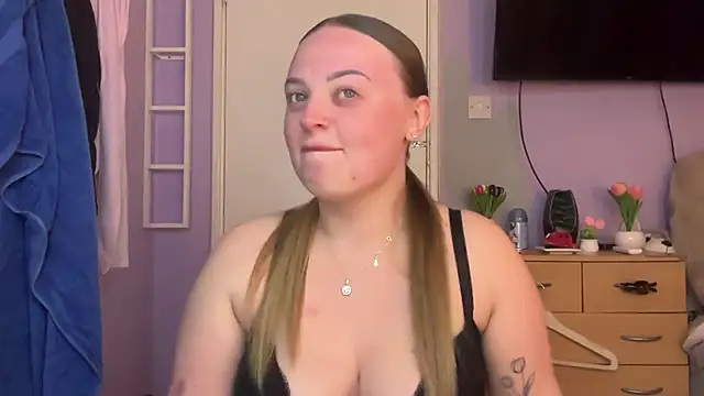 Snapshot of SexySashaxox chatting on April 6, 2026, 7:59 pm SexySashaxox online show from April 6, 2026, 7:59 pm