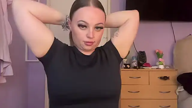 Snapshot of SexySashaxox chatting on April 8, 2026, 7:47 pm SexySashaxox online show from April 8, 2026, 7:47 pm