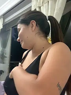 Laia Gomez online show from November 17, 2025, 10:59 pm