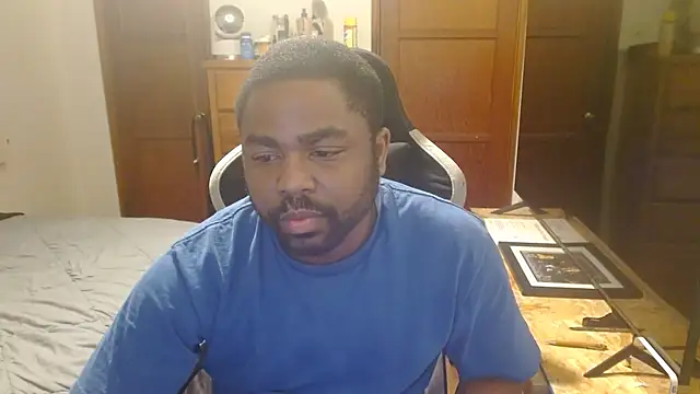 Snapshot of Breadwinnah chatting on June 25, 2026, 3:17 am Breadwinnah online show from June 25, 2026, 3:17 am
