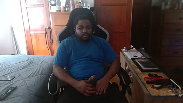 Snapshot of Breadwinnah chatting on July 13, 2026, 4:21 pm Breadwinnah online show from July 13, 2026, 4:21 pm