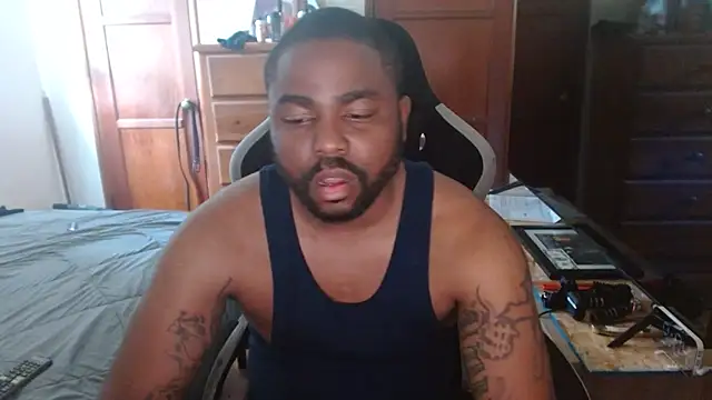 Snapshot of Breadwinnah chatting on July 24, 2026, 4:05 pm Breadwinnah online show from July 24, 2026, 4:05 pm