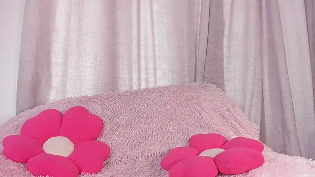 Snapshot of ameliiaa_smith chatting on December 5, 2025, 7:21 pm ameliiaa smith online show from December 5, 2025, 7:21 pm