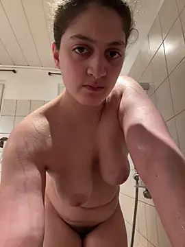 Snapshot of DreamThickCouple chatting on March 11, 2026, 10:05 pm DreamThickCouple online show from March 11, 2026, 10:05 pm