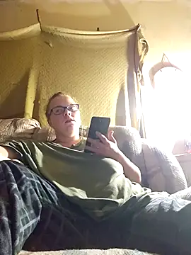 countrymomma online show from September 25, 2025, 4:27 am