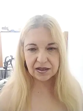 Snapshot of MarielaFerrer chatting on December 15, 2025, 6:45 pm MarielaFerrer online show from December 15, 2025, 6:45 pm