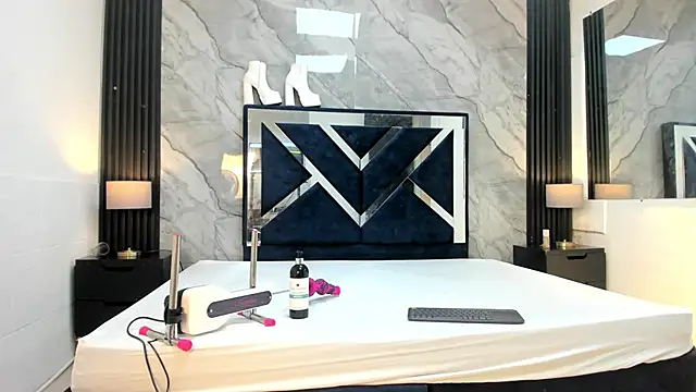 Snapshot of VioletRose_as chatting on April 30, 2026, 7:53 pm VioletRose as online show from April 30, 2026, 7:53 pm