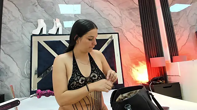 Snapshot of VioletRose_as chatting on May 10, 2026, 10:37 pm VioletRose as online show from May 10, 2026, 10:37 pm