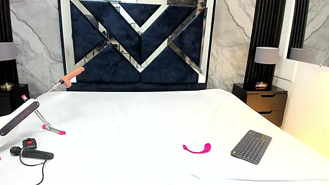 Snapshot of VioletRose_as chatting on May 16, 2026, 8:07 pm VioletRose as online show from May 16, 2026, 8:07 pm