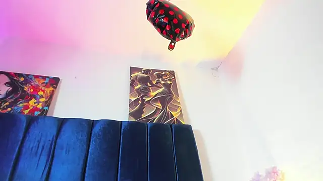 Annie switt online show from November 14, 2025, 8:40 pm