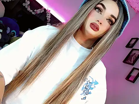 kattie Sweet  online show from November 12, 2025, 1:00 pm