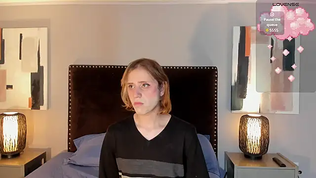 seraphine star online show from April 15, 2026, 3:13 am