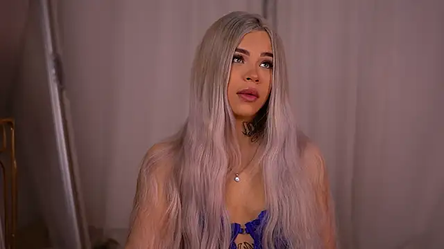 Snapshot of NickyBenz chatting on October 24, 2025, 5:53 pm NickyBenz online show from October 24, 2025, 5:53 pm