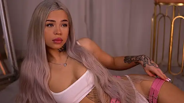 Snapshot of NickyBenz chatting on October 25, 2025, 6:02 pm NickyBenz online show from October 25, 2025, 6:02 pm