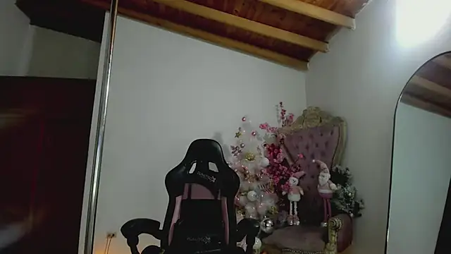 Snapshot of auraeroticaxxx chatting on November 20, 2025, 3:39 am auraeroticaxxx online show from November 20, 2025, 3:39 am