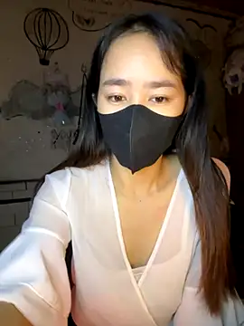 TiNa 04 online show from October 26, 2025, 11:53 pm