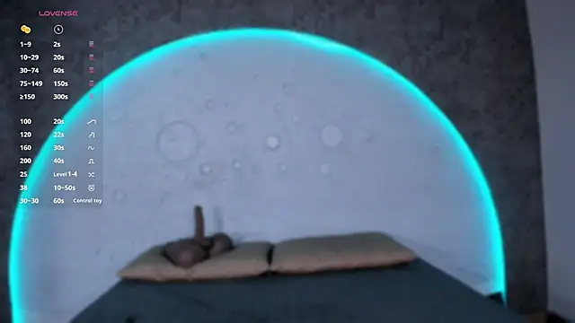 ReinaChloe online show from March 21, 2026, 4:21 pm