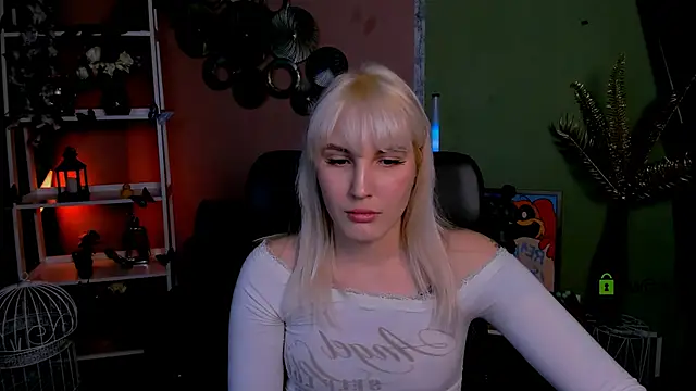 Snapshot of marta_smith chatting on November 17, 2025, 9:42 pm marta smith online show from November 17, 2025, 9:42 pm