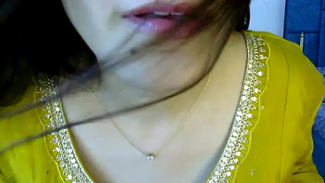 Snapshot of Rumi_cute chatting on July 16, 2026, 4:35 pm Rumi cute online show from July 16, 2026, 4:35 pm