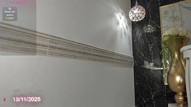 Snapshot of Sophi_Johnson chatting on November 16, 2025, 5:35 am Sophi Johnson online show from November 16, 2025, 5:35 am