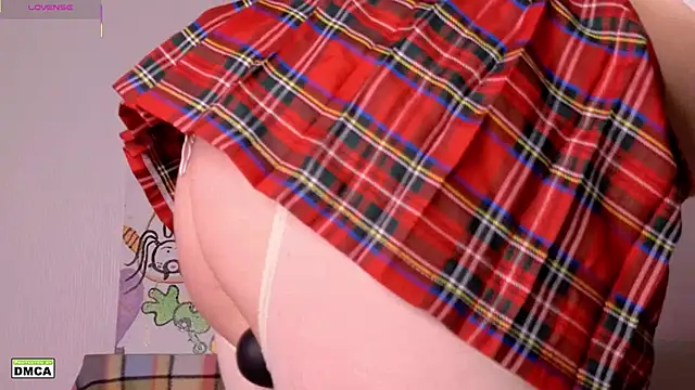 KattikissWiu online show from December 3, 2025, 5:04 am