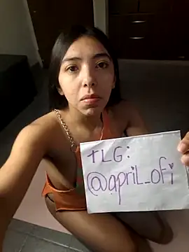 Snapshot of missapril0101 chatting on April 18, 2026, 11:47 am missapril0101 online show from April 18, 2026, 11:47 am