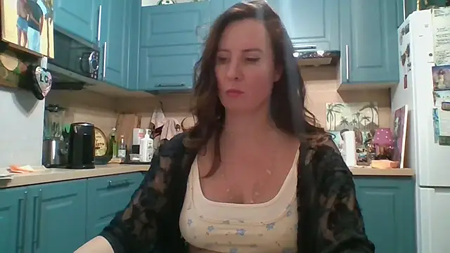 ALICAINWONDERLAND online show from November 26, 2025, 5:25 pm