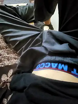 Snapshot of coupleyug chatting on September 20, 2025, 8:37 am coupleyug online show from September 20, 2025, 8:37 am