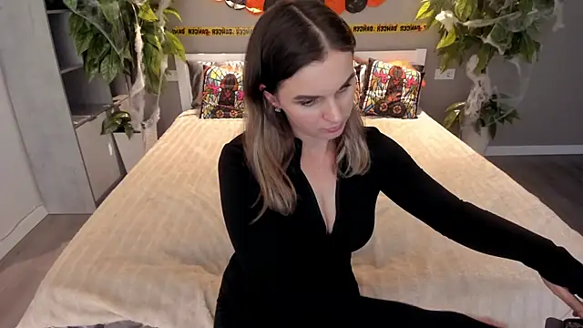 SofiSoft online show from October 22, 2025, 7:46 pm