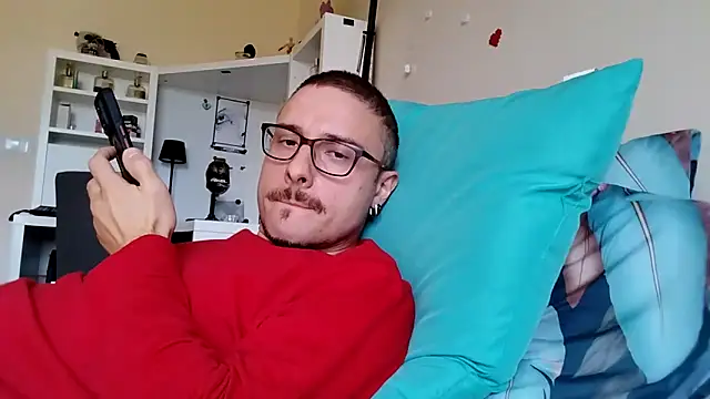 ilovechub112 online show from October 18, 2025, 1:45 pm