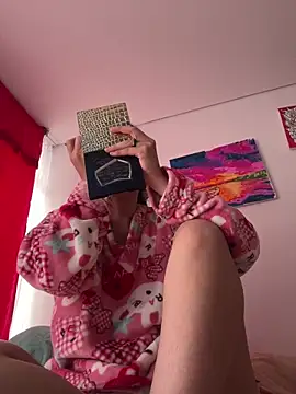 Snapshot of larsonbeverly chatting on March 6, 2026, 7:21 pm larsonbeverly online show from March 6, 2026, 7:21 pm