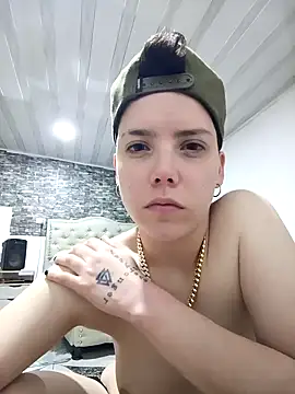 Snapshot of SpencerMontgomery chatting on October 27, 2025, 3:32 am SpencerMontgomery online show from October 27, 2025, 3:32 am