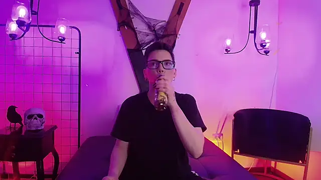 Snapshot of SpencerMontgomery chatting on November 13, 2025, 7:46 pm SpencerMontgomery online show from November 13, 2025, 7:46 pm